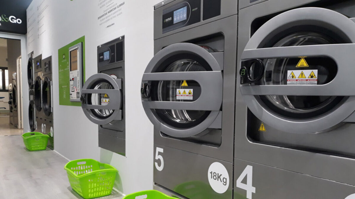 Coin operated laundry equipment Washer extractors and dryers DOMUS