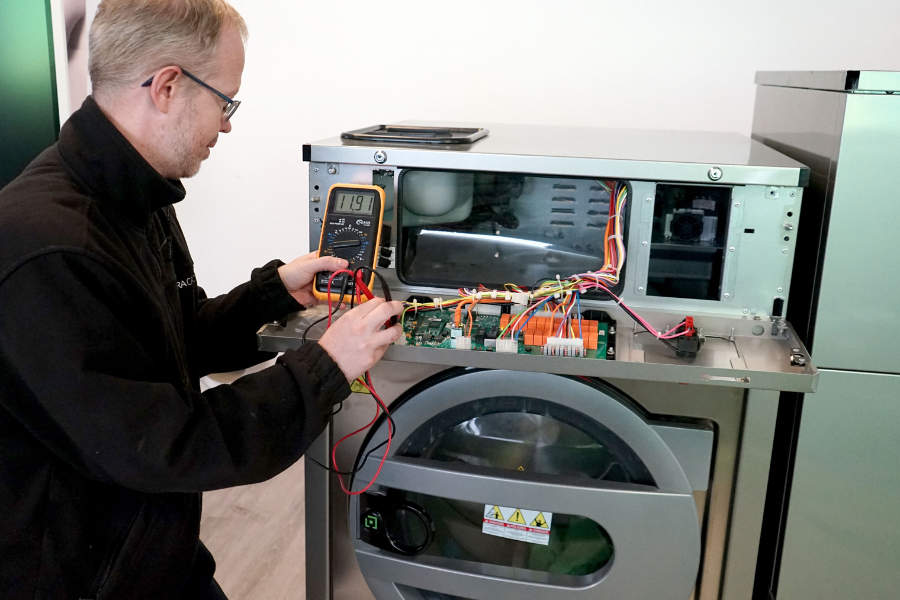 Manutenzione-preventiva-per-lavatrici-e-asciugatrici-industriali